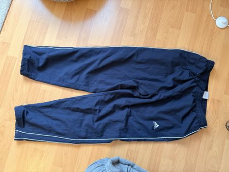 Adidas Trainingshose blau mit Reissverschlusstaschen