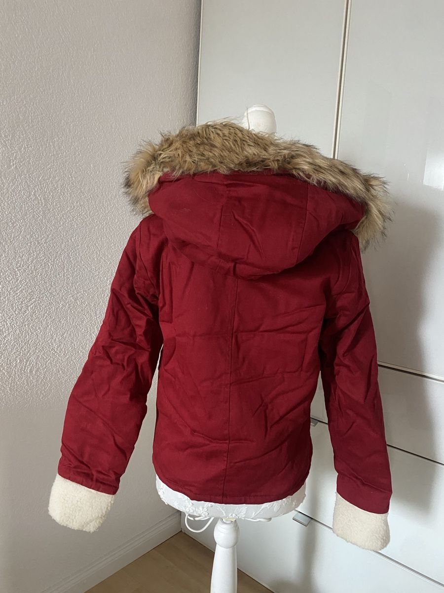 Jacken: Jacke mit Kunstfellkapuze – Neu (gemäss Beschreibung) aus Haag (Rheintal) von 2026Top 1