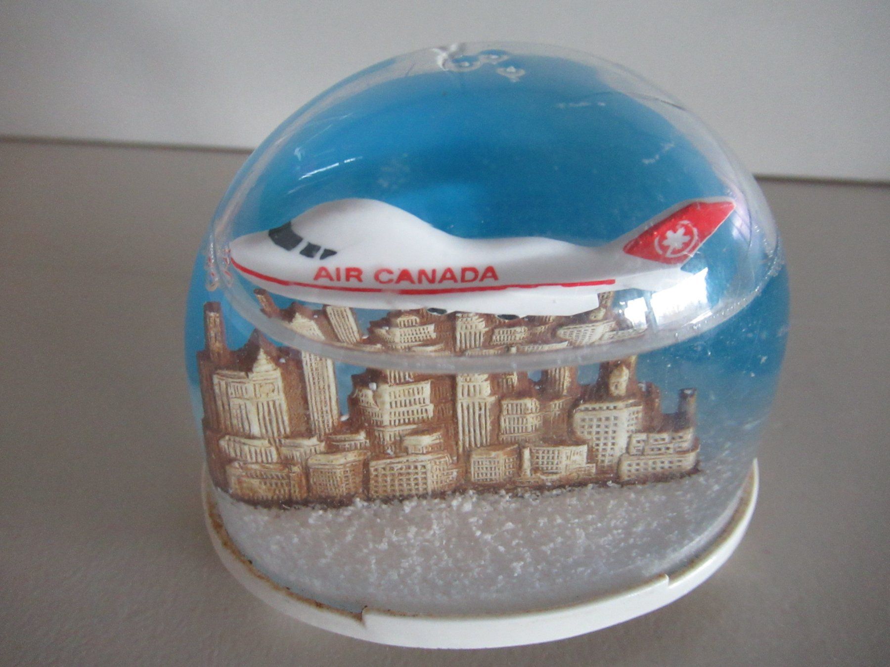 Statuette: Air Canada  Alt Selten Schneekugel – Usato da Trimbach venduto da donlyn 2