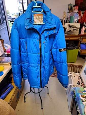 Warme Daunenjacke, blau, Grösse L - Winter kann kommen!