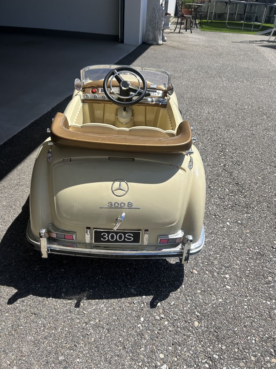 Fahrzeuge für Kinder: Mercedes 300s Kinder Elektroauto – Gebraucht aus Matzendorf von Fla5 2