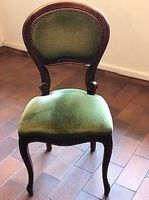 Sedie in ottimo stato imbottite e rivestite di velluto verde