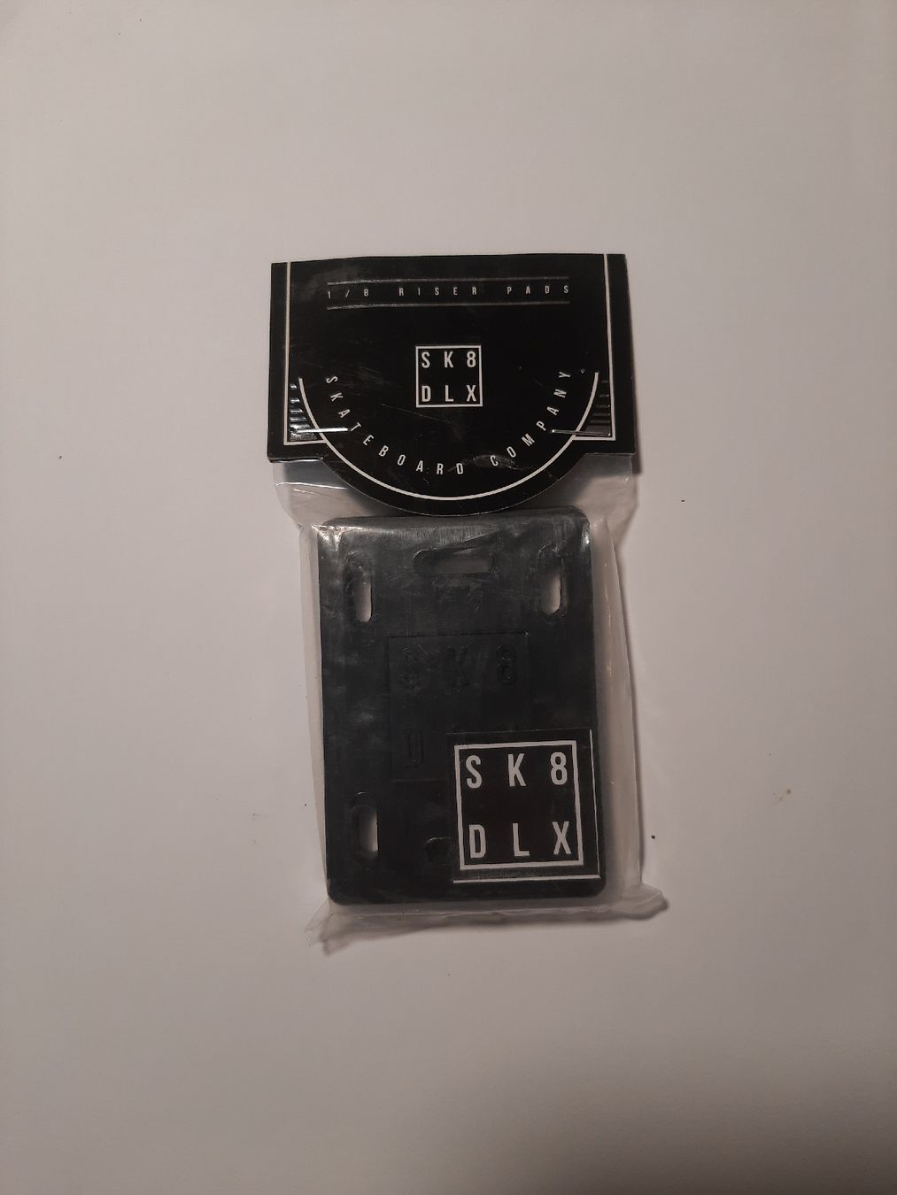 Skateboards: 1/8 Riser Pad SK8 DLX Skateboard New – Nuovo e nell'imballaggio originale da Fribourg venduto da jo8_7y8z