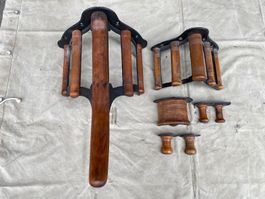 6 schöne antike Sattelhalter und Geschirrhalter