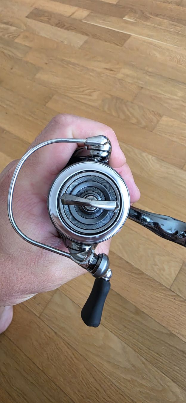 Daiwa Tamburi & Mulinelli: Daiwa EXIST LT 2000S-P – Nuovo (secondo la descrizione) da Alpnach Dorf venduto da Maksim777 3