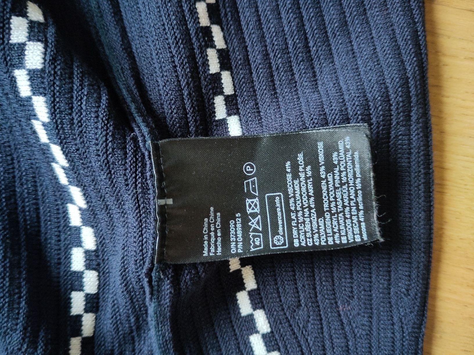 H&M Vestiti: Strickkleid, H&M, Grösse M, sehr angenehm – Usato da Jona venduto da 2Schnapp 5