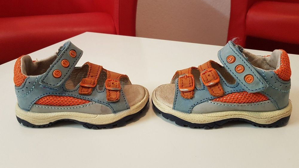 Scarpe per ragazzi: Sandalen Gr. 20 – Usato da Obergösgen venduto da schesom