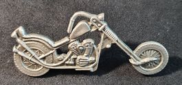 CC672 - Pin 3D Motorrad / 6.5 cm. lang