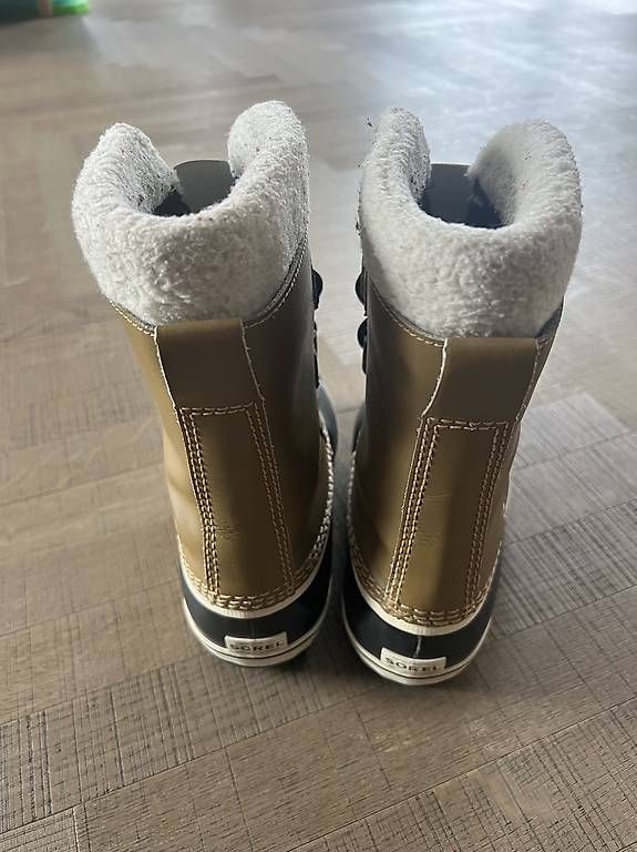 Scarpe per ragazzi: Sorell numero 35  – Usato da Verscio venduto da mic_q9pq 3