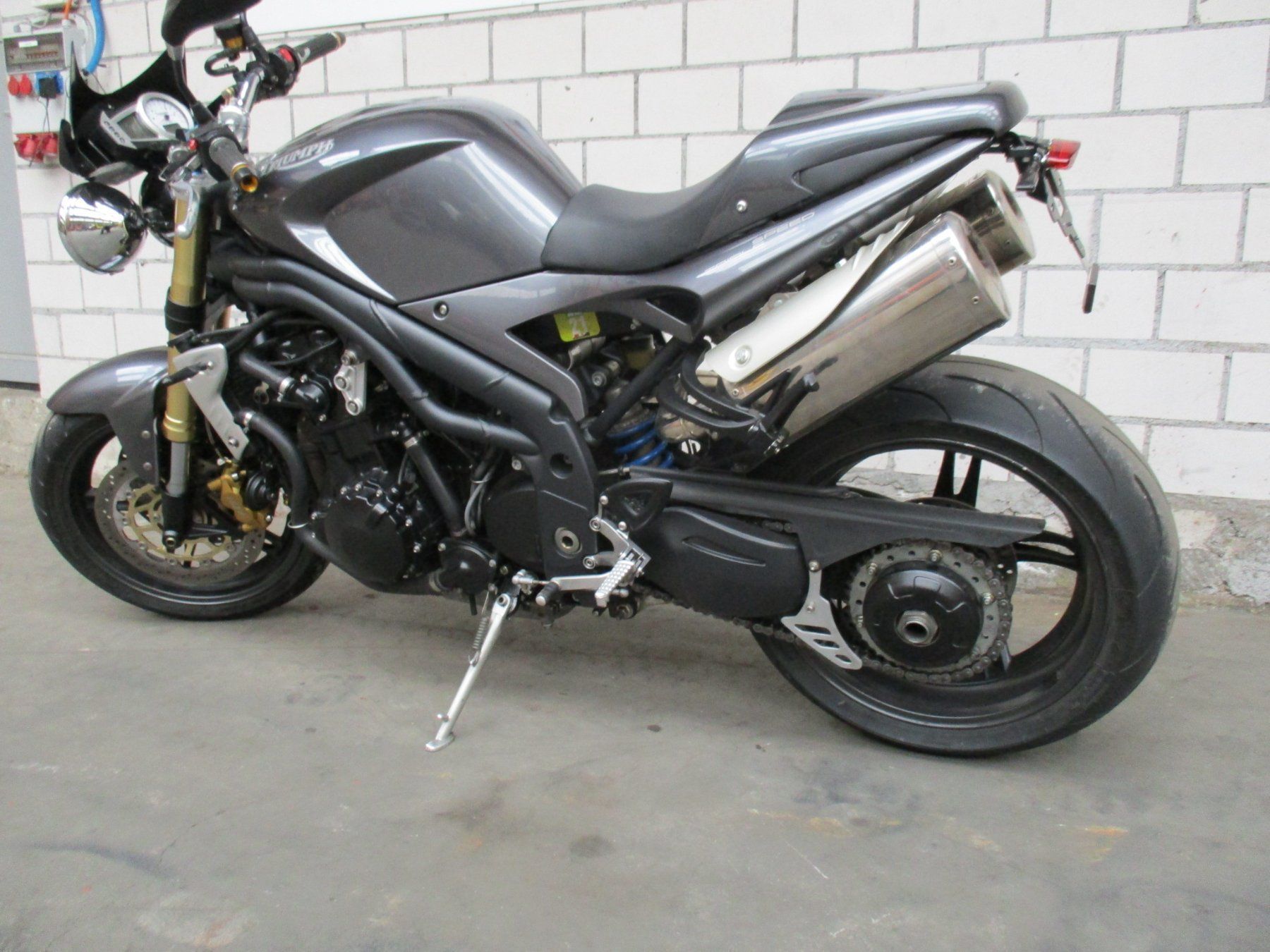 Triumph Strada: Triumph speed triple 1050 – Usato da Seon venduto da zomahandel 2