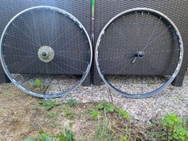 Shimano R500 Laufräder mit 10-gängiger 105 Kassette