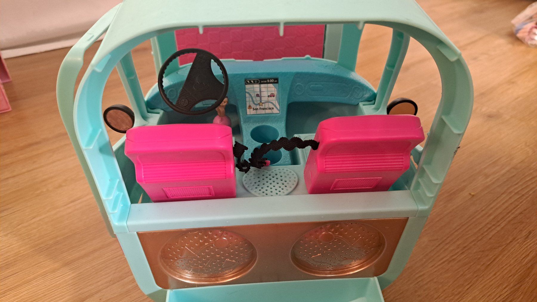 Spielzeuge: LOL Surprise Bus mit Figuren Set 2 – Gebraucht aus Romanshorn von H_meyer 5