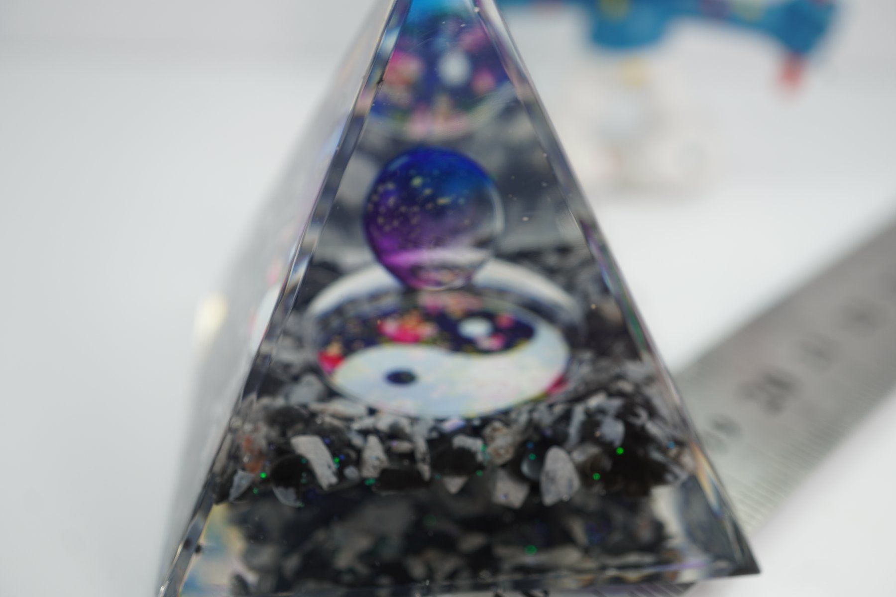 Minerali & Pietre curative: Obsidian      Kugel  Quarz   mix Jingjan   Orgonit -Pyramide – Nuovo e nell'imballaggio originale da Eschenbach SG venduto da topstone 3