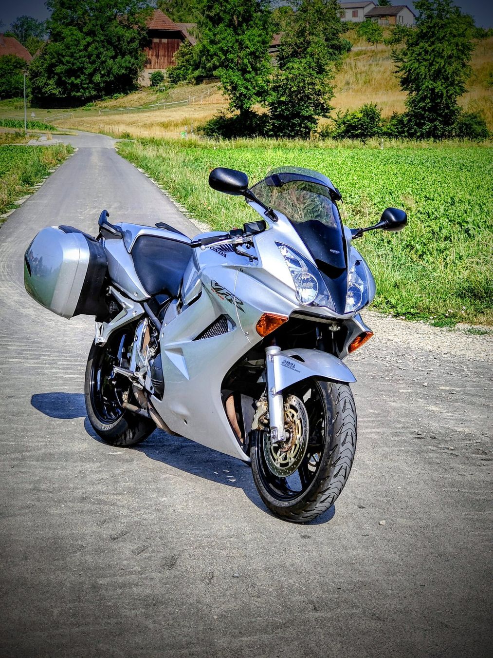 Honda Touring: Honda VFR 800 RC46 – Gebraucht aus Niederried b. Kall von  2