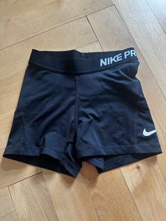 Nike Pro Sportshorts schwarz Gr.  XS guter Zustand