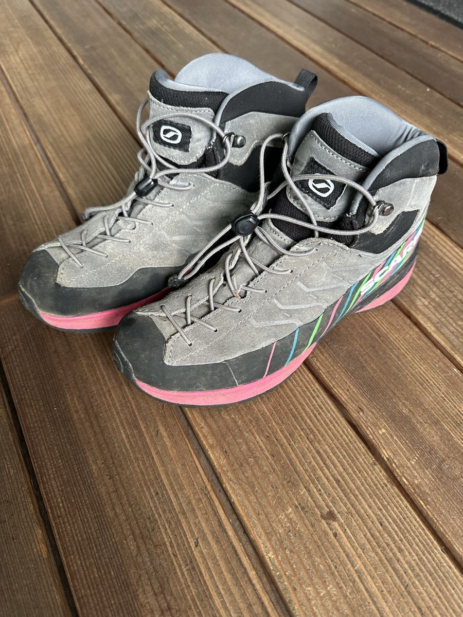 Scarpa Chaussures femmes: Scarpa Wanderschuhe Gr. 37 – D'occasion à Ostermundigen par Clood