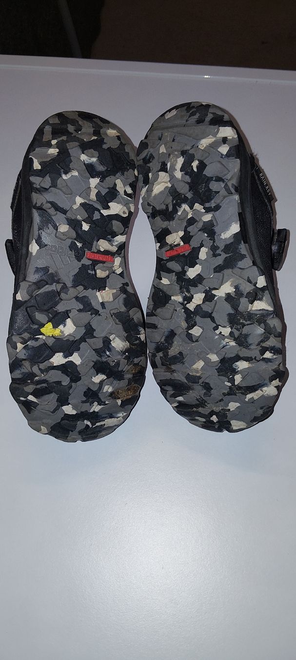 Adidas Herrenschuhe: Chaussures Adidas – Gebraucht aus Renens VD von Floram1989 2