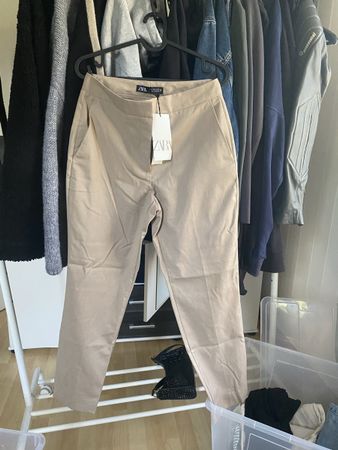 Zara Stoffhose, Beige, Gr. 36, Neu mit Etikett!