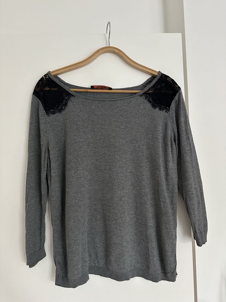 Top: Haut gris – Usato da Lausanne venduto da sou_w9bl
