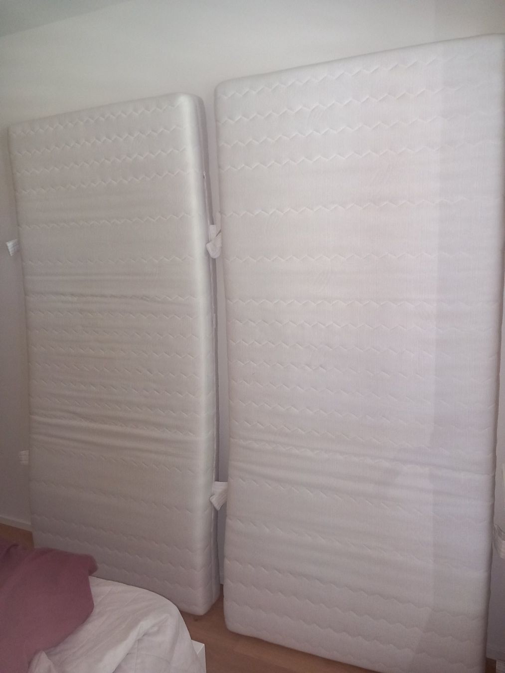 Matelas: 2 Schaummatratzen 90x200 – D'occasion à Wettingen par newwave_pug