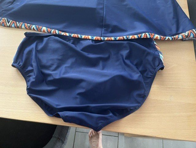Maillots de bain & Bikinis: Badeanzug dunkelblau Grösse 40 – D'occasion à Hüntwangen par Jcougar 4