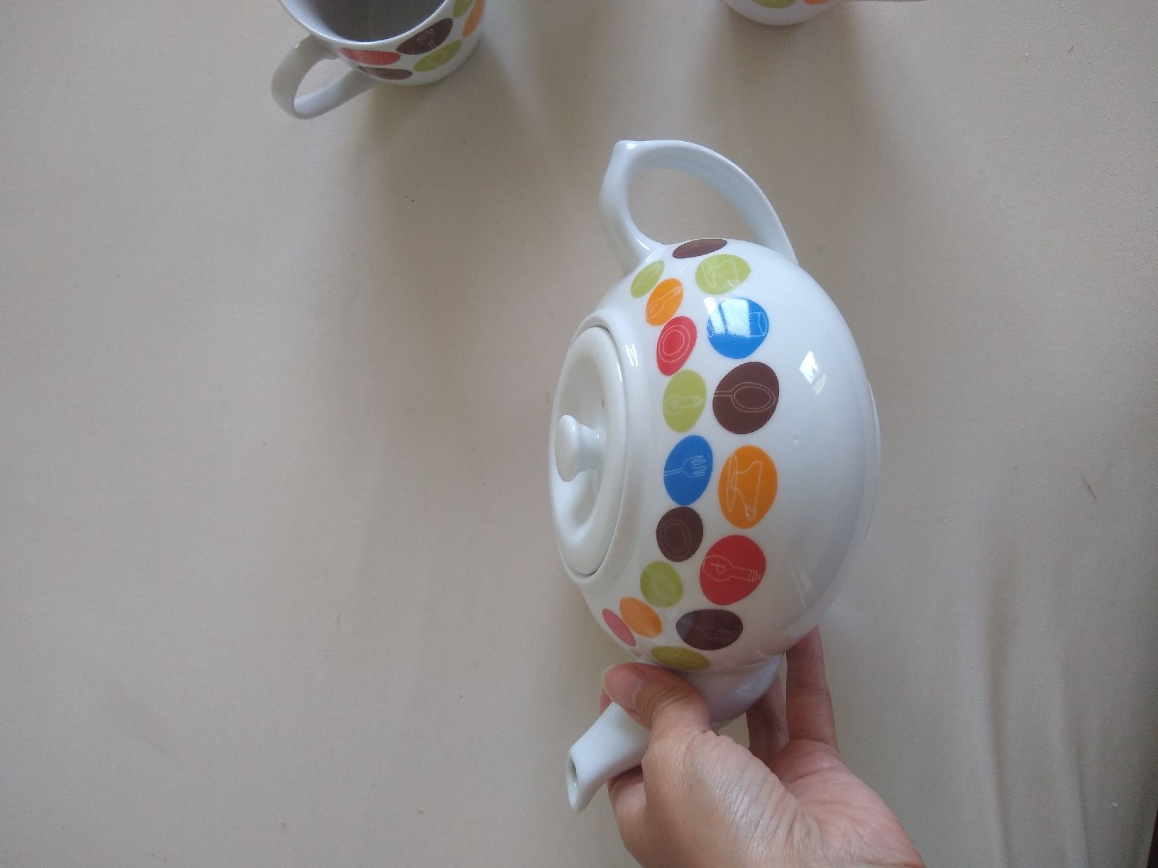Teiere: Colorful Polka Dot Tea Set: Teapot & 3 Mugs – Usato da Dübendorf venduto da rol_fm6d 2