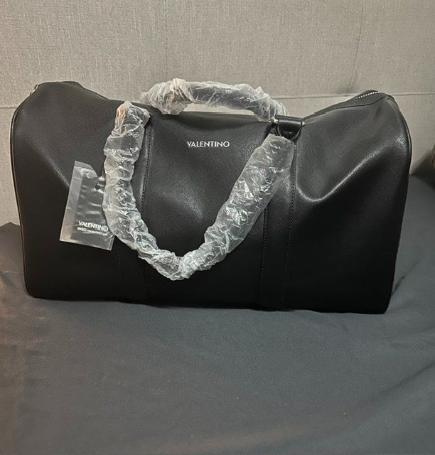 Valentino Taschen: Reisetasche Valentino schwarz – Neu (gemäss Beschreibung) aus Pfäffikon ZH von thf_rqs2