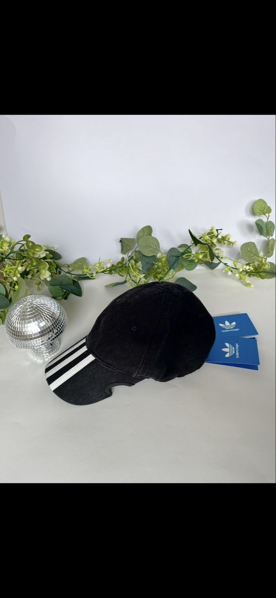 Balenciaga Copricapi, berretti & cappellini: ADIDAS X BALENCIAGA BLACK CAP – Nuovo (secondo la descrizione) da Lausanne venduto da S_luxury