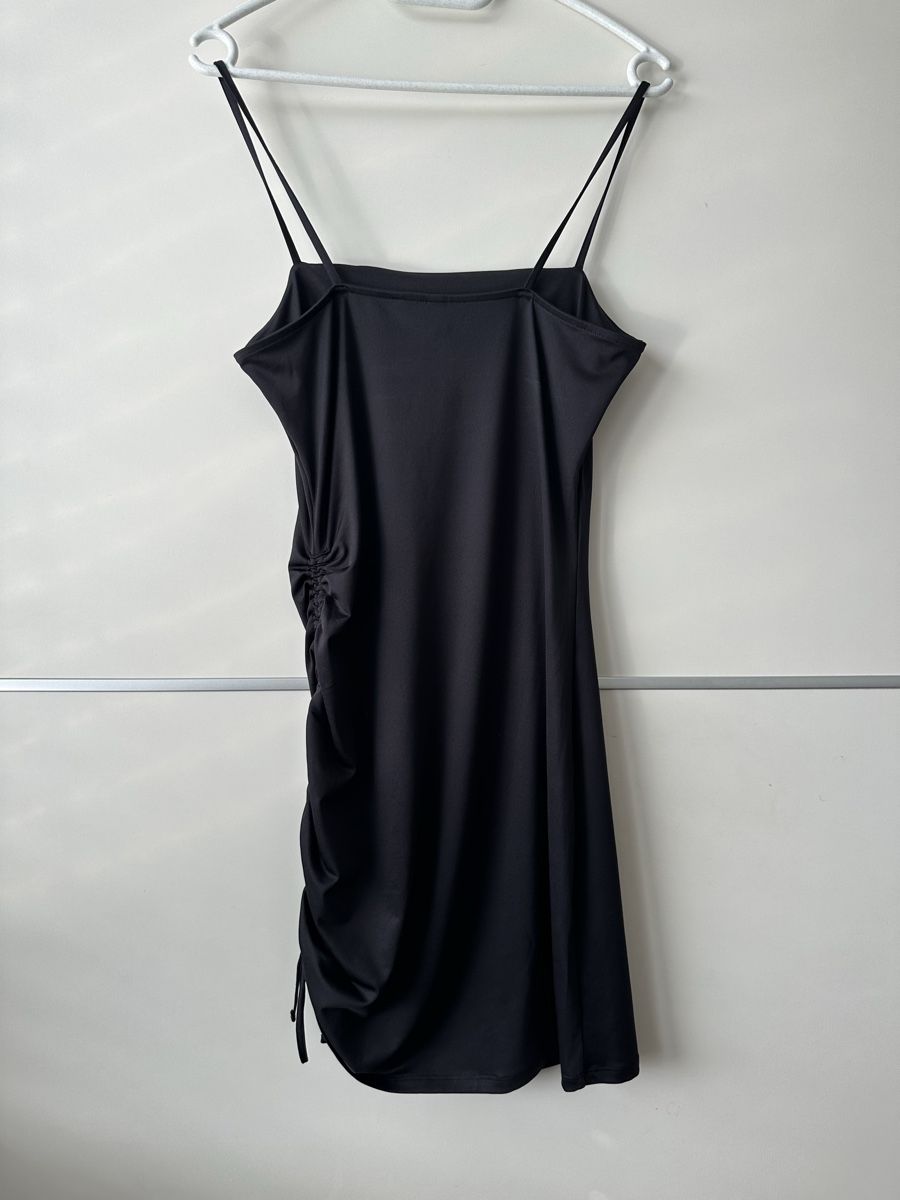 H&M Vestiti: schwarzes Kleid – Usato da Romanshorn venduto da ila_2nzf 1