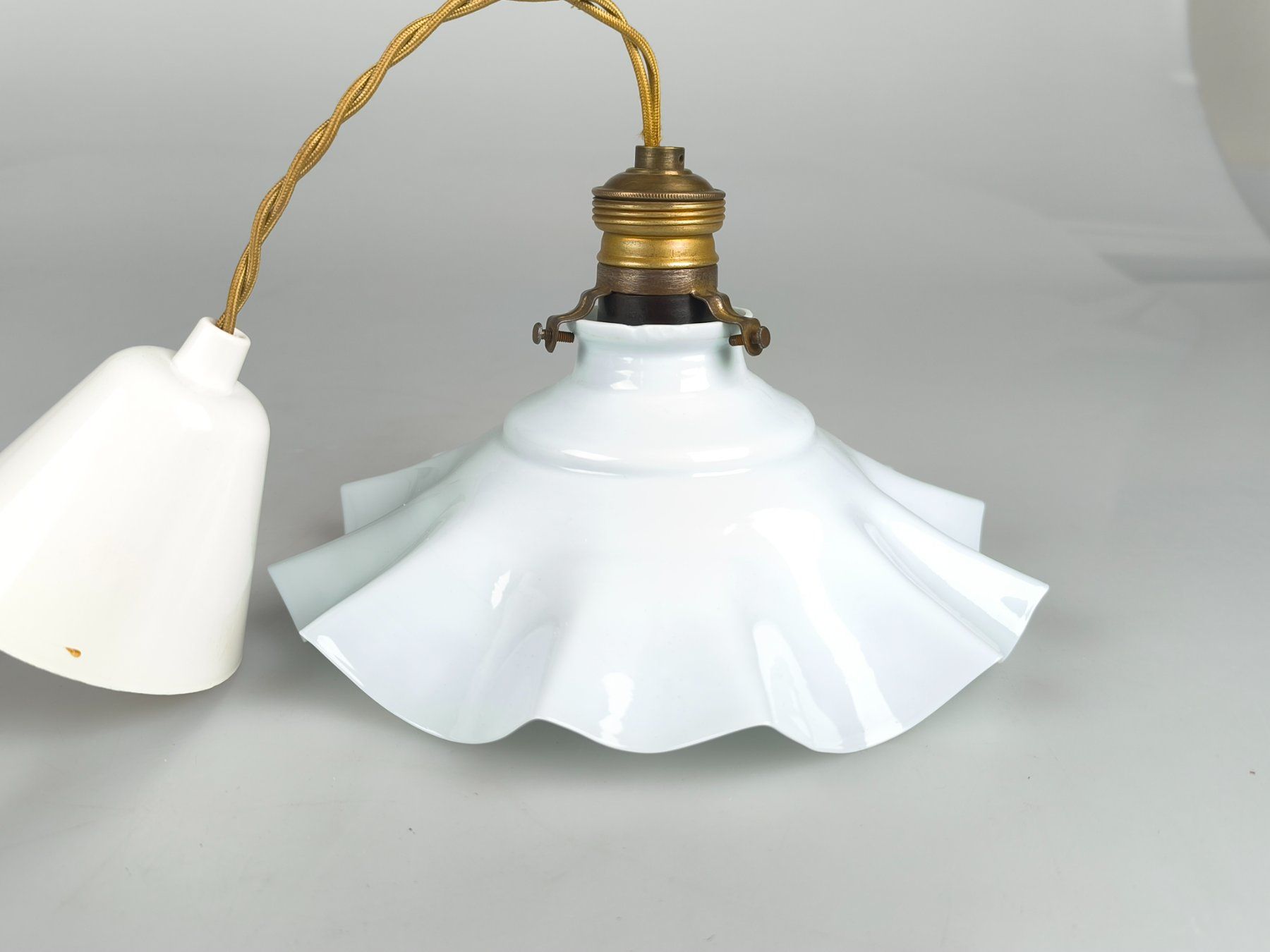 Lampadari & plafoniere: Antike Jugendstil Deckenlampe Opalglas Wellenrand E27 – Usato da Rüti ZH venduto da Restwert_Rueti_ZH 2