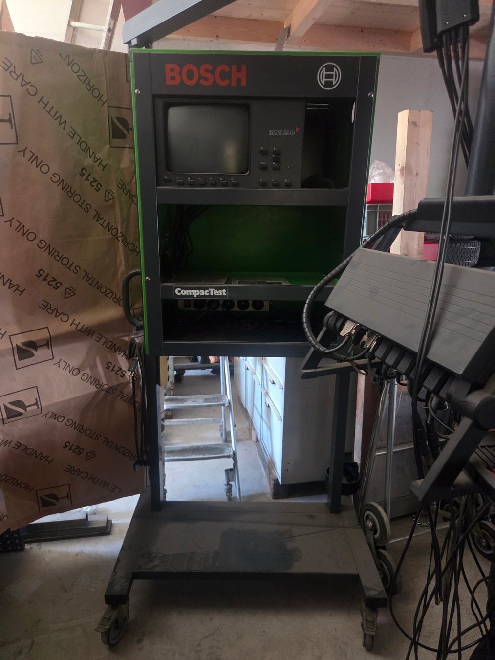 Bosch Misurare: Bosch Motortester MOT250 – Usato da Ebnat-Kappel venduto da Speer2000