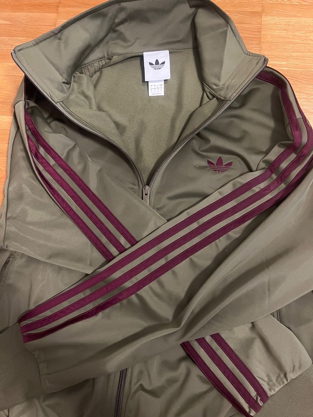 Adidas Giacche: Adidas Trainingsjacke Olive – Nuovo (secondo la descrizione) da Adligenswil venduto da laura.1901 1