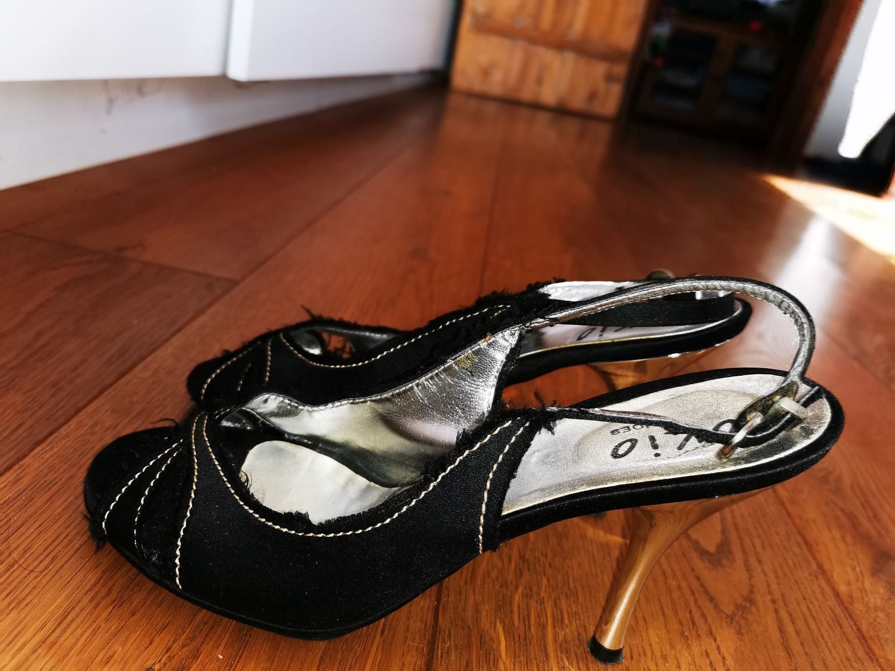 Scarpe da donna: Sandalen Gr 38 Plateau mit silber Absatz – Usato da Altendorf venduto da Eistoelter 7