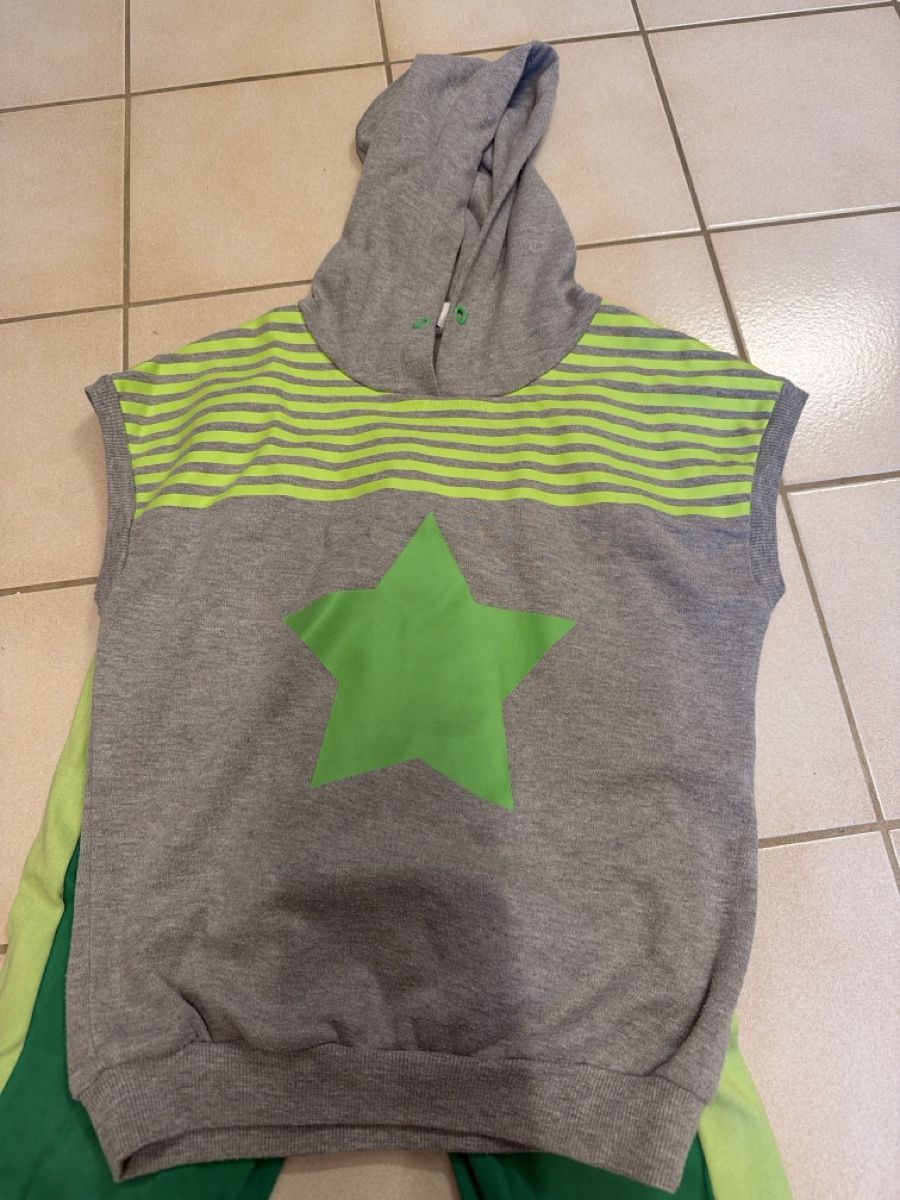 Lotti di vestiti: Schwiizergoofe Outfit Stern – Usato da Wetzikon ZH venduto da len_d9wz 1