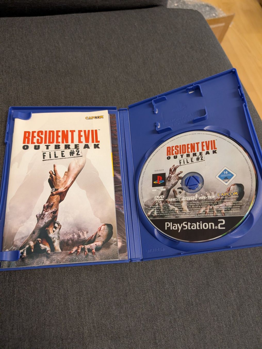 Giochi: Resident outbreak file 2 Sony playstation 2 – Usato da Giubiasco venduto da Ticinerd 2