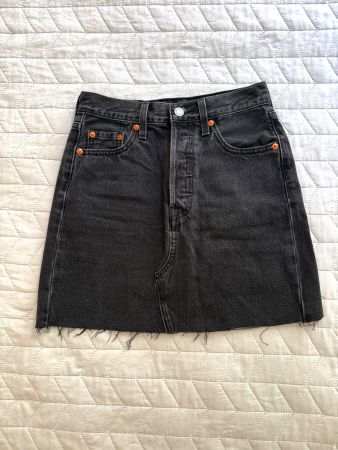 Jupe en jean Levi's noir taille 34 bon état