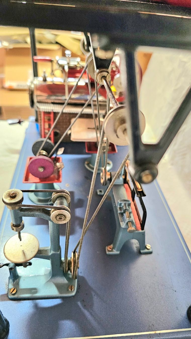 Wilesco Kit di modellismo & Modellini statici: Dampfmaschine Wilesco D141 Dampfwerkstatt – Usato da Hefenhofen venduto da Osstschweiz 1