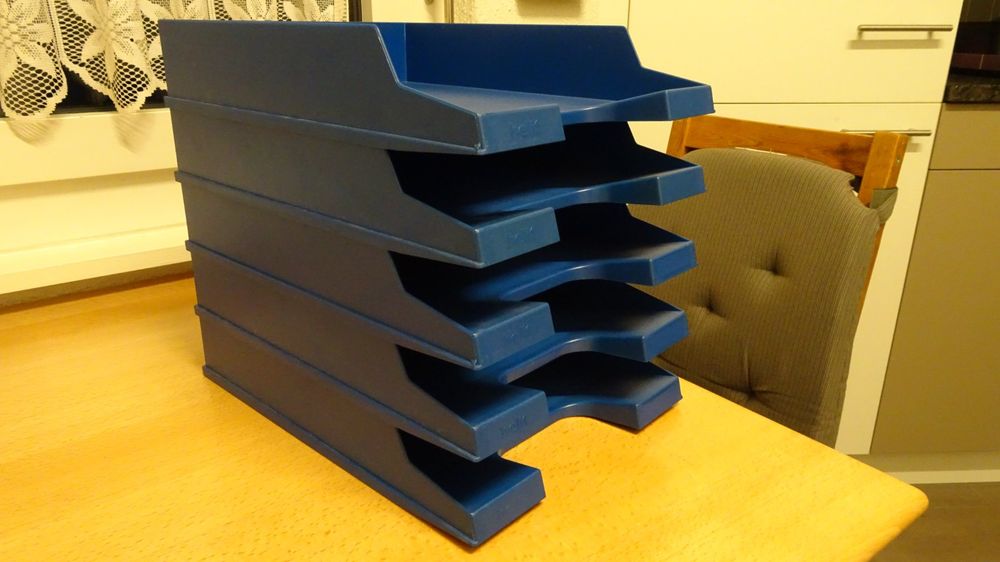 5x Helit Briefablagen A4 blau (Gebraucht) in Zürich für CHF 4 – mit ...