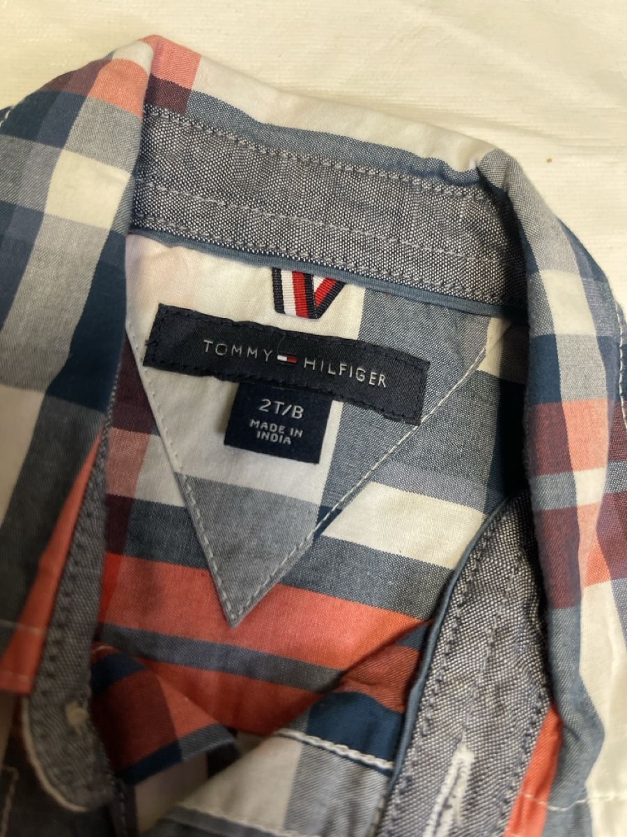 Tommy Hilfiger Camicie, T-shirt & Polo: Tommy Hilfiger Kinderhemd, Grösse 86 – Nuovo (secondo la descrizione) da Zürich venduto da Belisimo 1