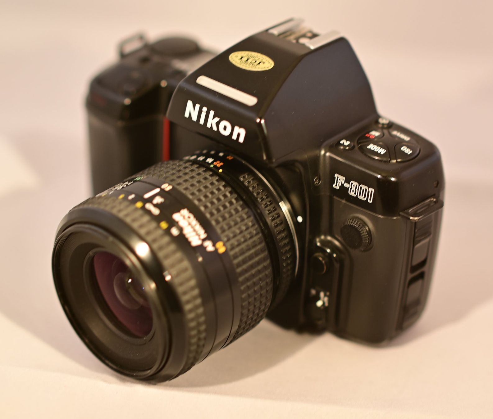 Nikon Kamera: Nikon F-801 mit Zoomobjektiv – Gebraucht aus Uster von Stoessda 1