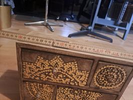 Holzschatule mit Muster, ideal für die Deko