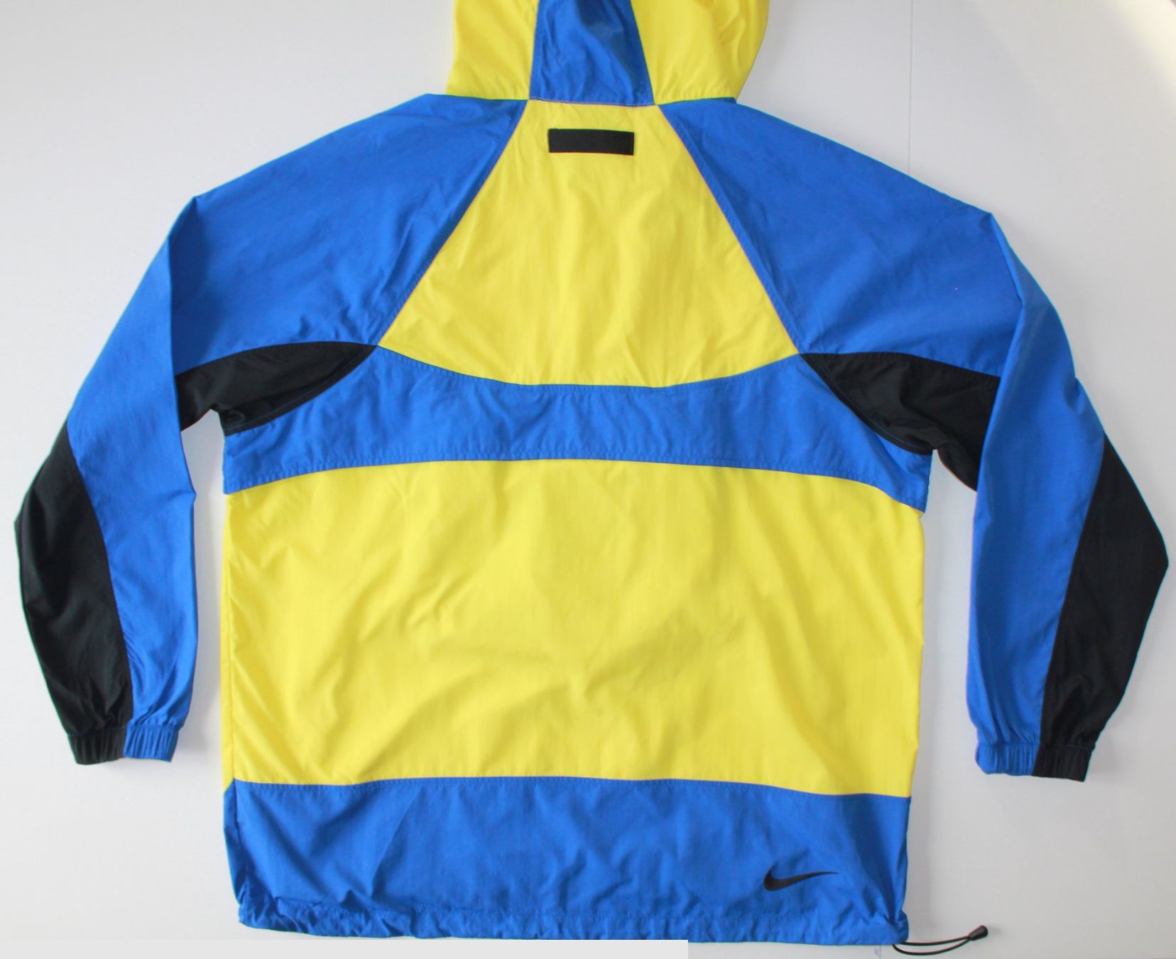 Nike Giacche: Veste Nike t. M – Usato da Peseux venduto da Gilloss 6