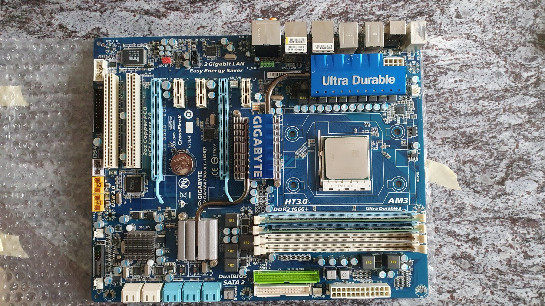 Gigabyte Schede madri: Gigabyte Mainboard mit Cpu und Kühler – Usato da Ittigen venduto da Searay