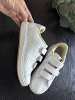 Adidas Sneaker Advantage, Gr. 33, Weiss mit Klettverschluss