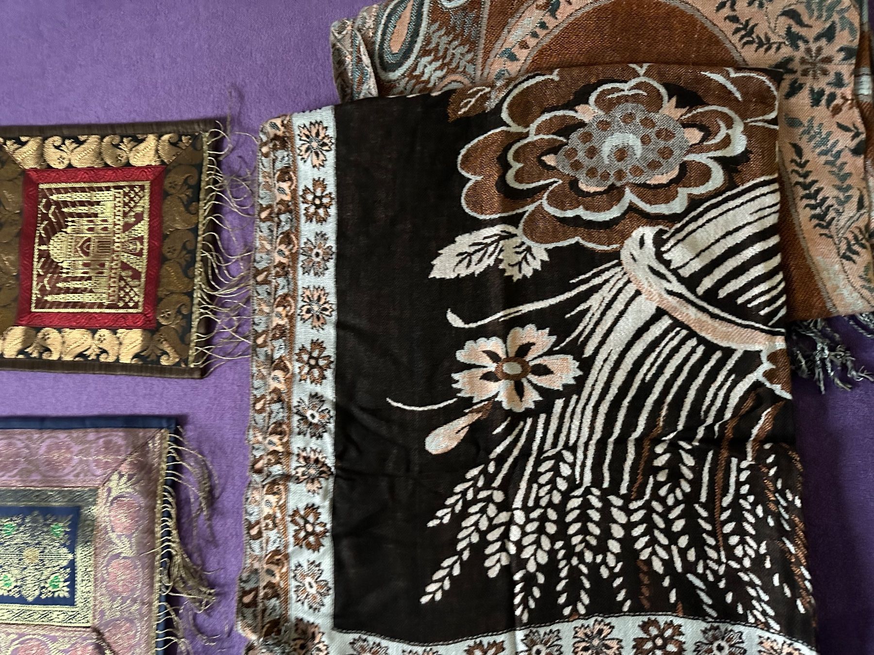 Foulard & Sciarpe: Original Indische Kaschmir und Seide Schaale – Nuovo (secondo la descrizione) da Dübendorf venduto da ser_v5wy 2