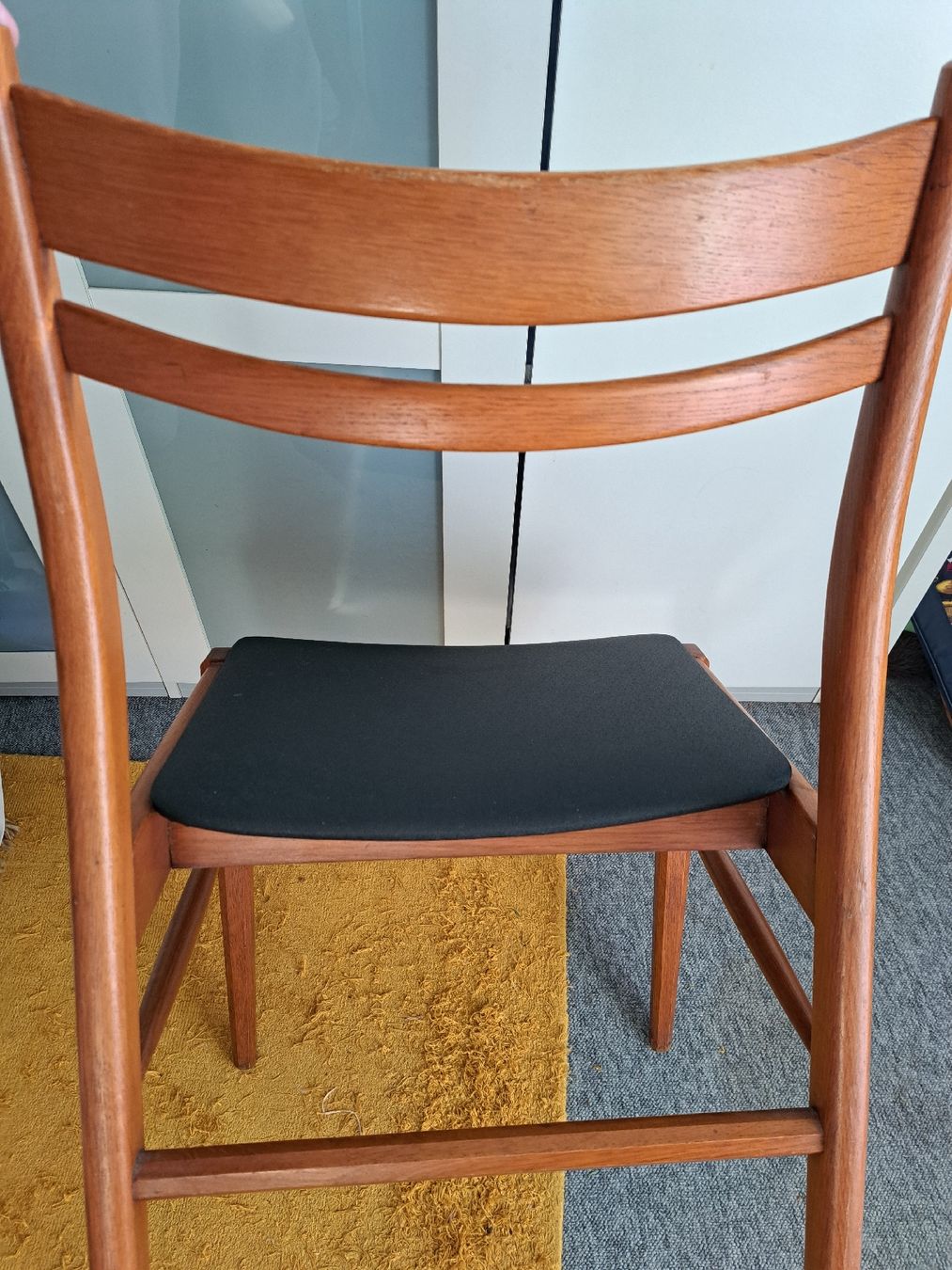 Stühle: Mid Century Teak Holz Stuhl abwaschb.Sitz – Gebraucht aus Kölliken von Upcycling-by-Mc-TAM 1
