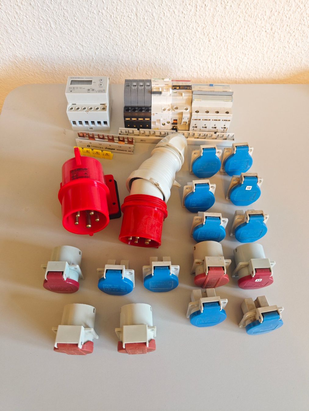 Spine: Elektro Konvolut Steckdose Sicherung SPD Stromzähler – Usato da Zürich venduto da A.Zickler