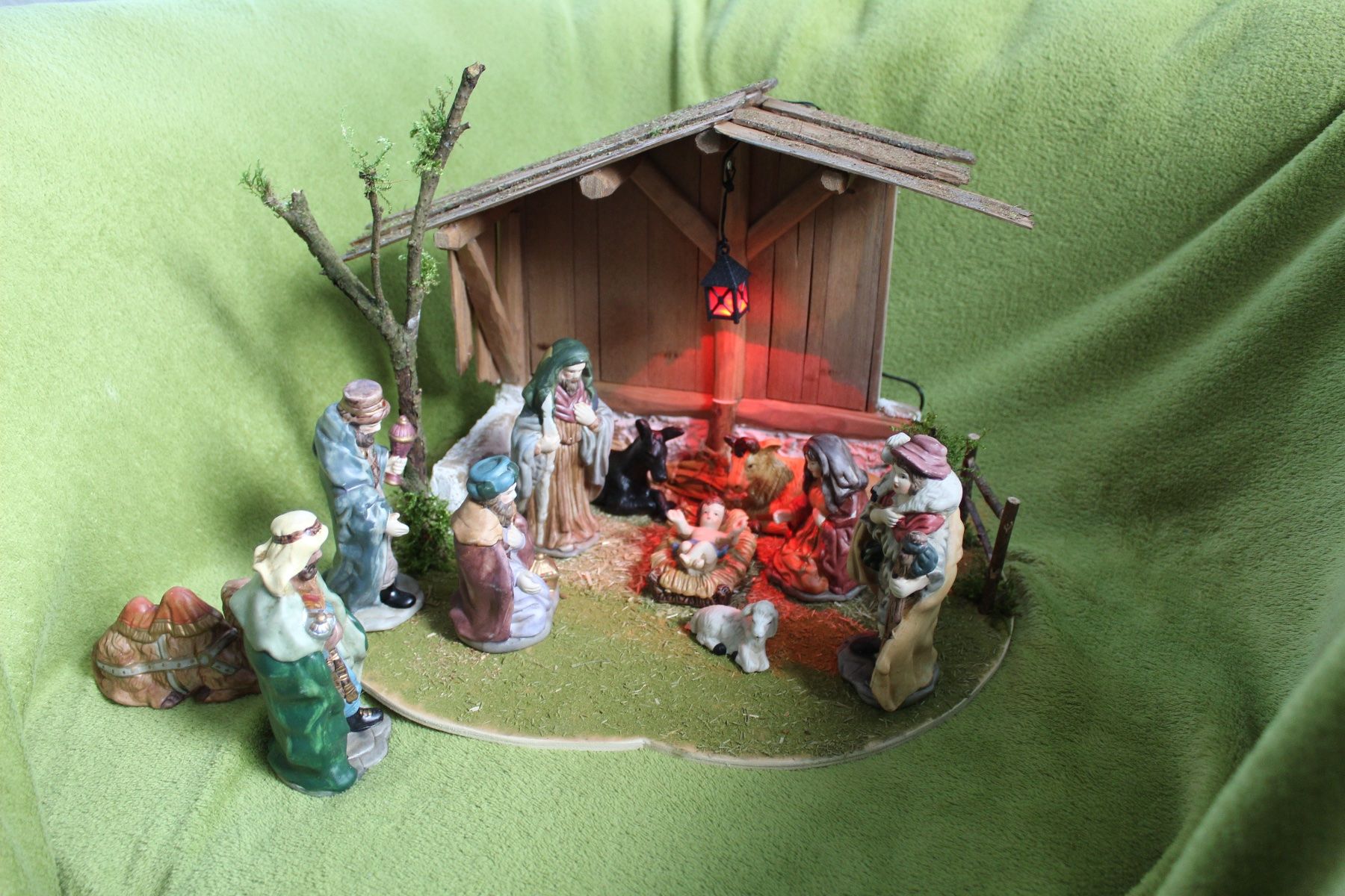 Tutte le decorazioni: Weihnachtskrippe – Usato da Sursee venduto da Santenberg