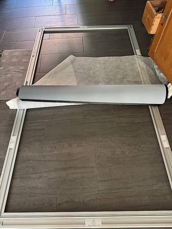 Schermi: Beamer Leinwand – Usato da Marthalen venduto da 8450andelfingen 1