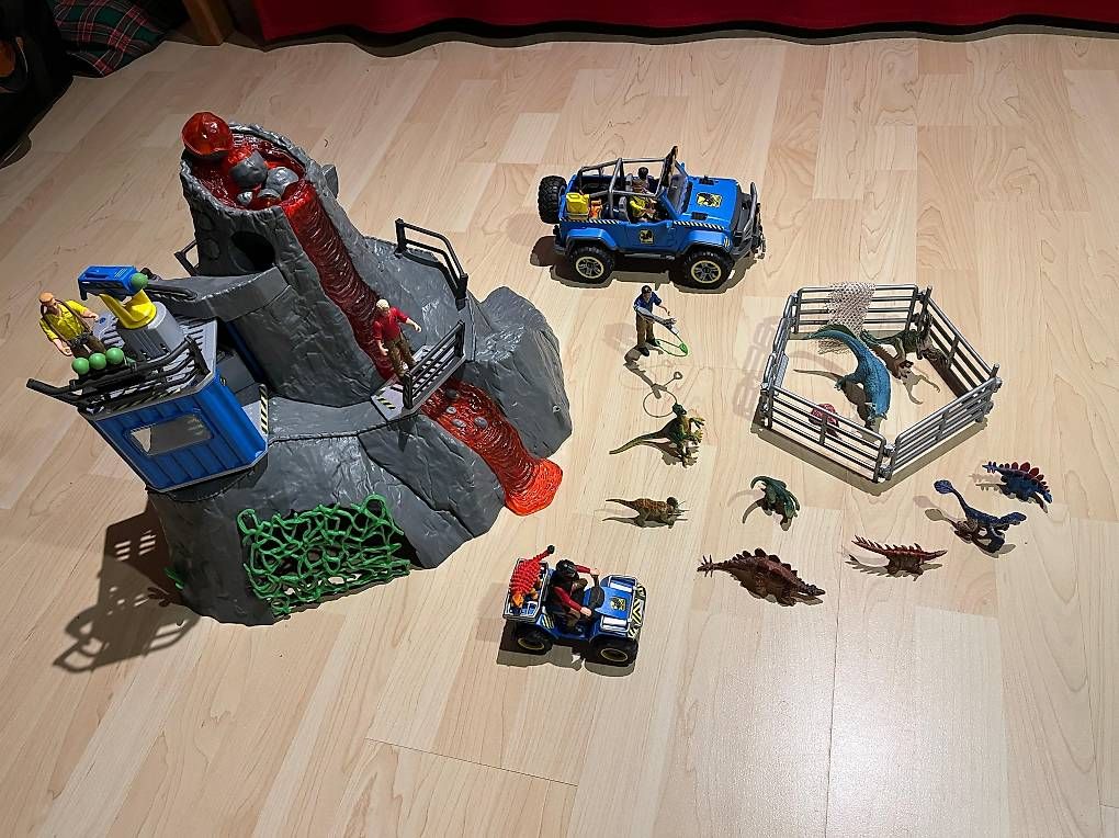 Spielzeuge: Dinolandschaft schleich – Gebraucht aus Buchs AG von kau_mpk9